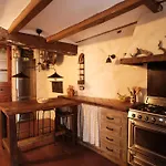 La Casa Amarilla