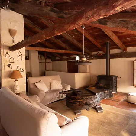 La Casa Amarilla * Rubielos De Mora