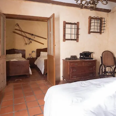 La Casa Amarilla
