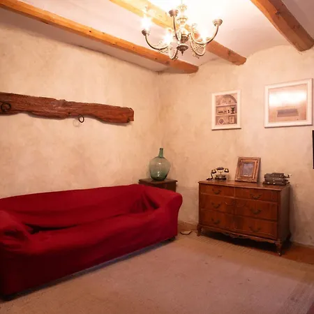 La Casa Amarilla * Rubielos De Mora