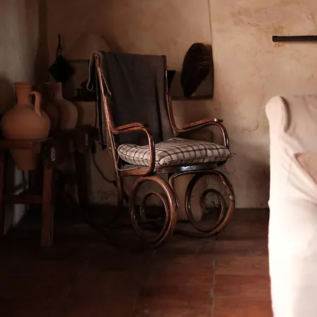 La Casa Amarilla